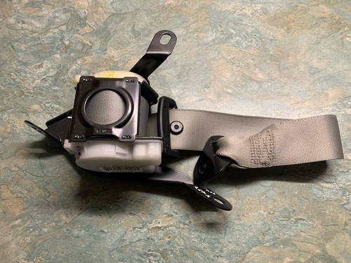 Mercedes clk w209 seat belt - mercedes,