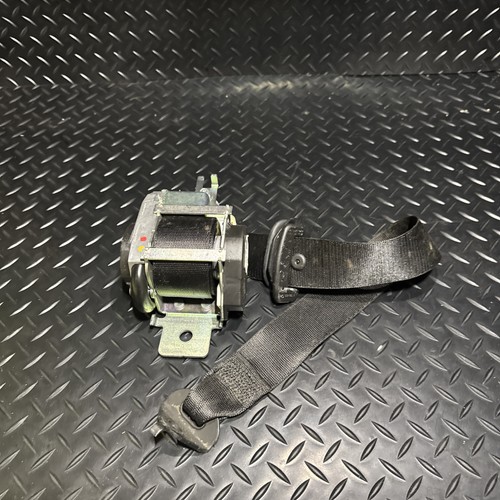 Mercedes class seat belt - m,