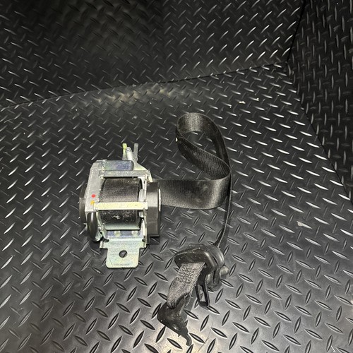 Mercedes seat belt - ml, rear